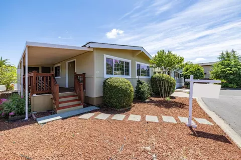 22 Heyford Cir, Santa Rosa, CA 95401
