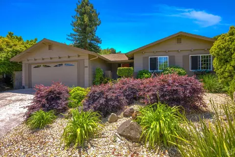 2952 Applewood Ct, Napa, CA 94558