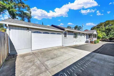 31 Julian Ave, Napa, CA 94559