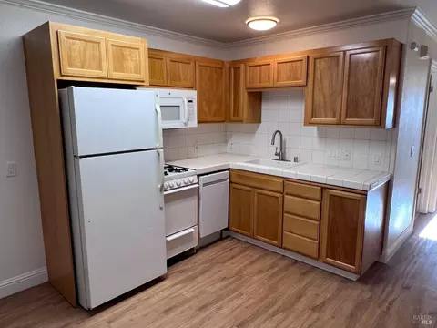 1591 La Esplanada Pl #215, Santa Rosa, CA 95404