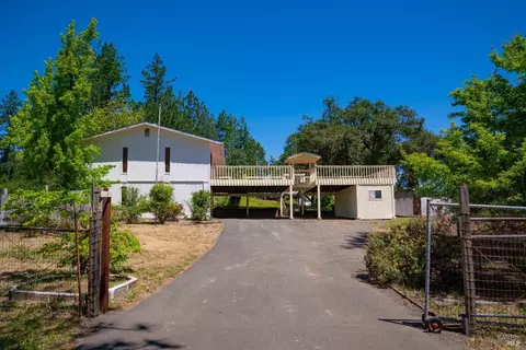 320 Brookside Dr, Angwin, CA 94508