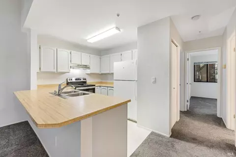 97 Nicholas Ct, Cotati, CA 94931 photo 3