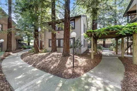 97 Nicholas Ct, Cotati, CA 94931