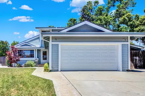 131 Tyrone Ct, Vacaville, CA 95688