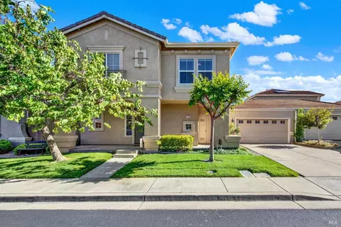 118 Dewberry Dr, Vacaville, CA 95688