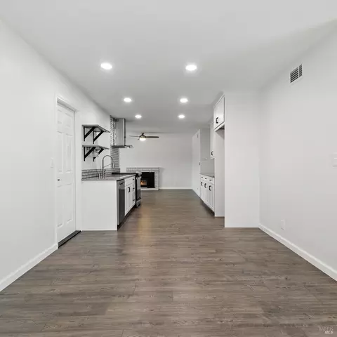 133 Larsen Cir, Vallejo, CA 94589 photo 9