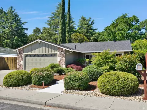 266 Edwin Dr, Vacaville, CA 95687