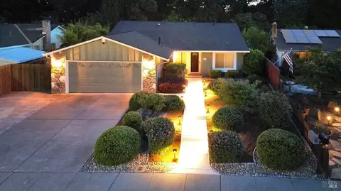 266 Edwin Dr, Vacaville, CA 95687 photo 4