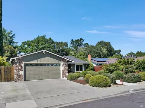266 Edwin Dr, Vacaville, CA 95687 photo 2