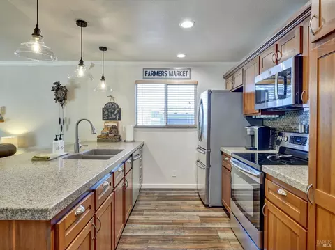 266 Edwin Dr, Vacaville, CA 95687 photo 22