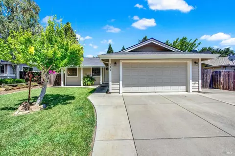 596 Tipperary Dr, Vacaville, CA 95688