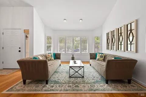 308 La Quinta Dr, Windsor, CA 95492 photo 5
