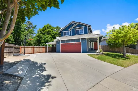 1208 Araquipa Ct, Vacaville, CA 95687