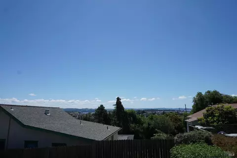 227 Carter St, Vallejo, CA 94590 photo 4