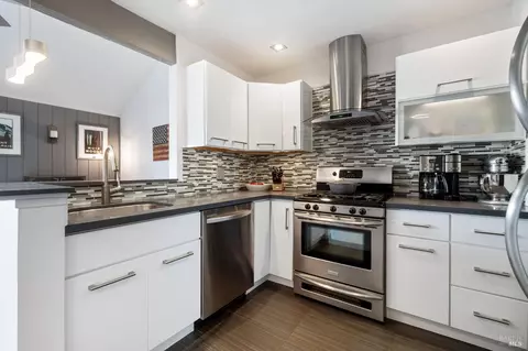 360 Larkspur Plaza Dr, Larkspur, CA 94939