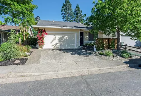 836 Falcon Way, Healdsburg, CA 95448