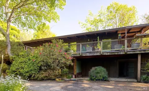 3970 Azalea Ln, Sebastopol, CA 95472