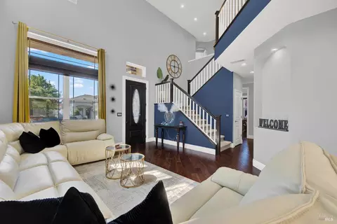 Entry Way - 5820 Cabernet Dr, Vallejo, CA 94591 photo 4 of 9