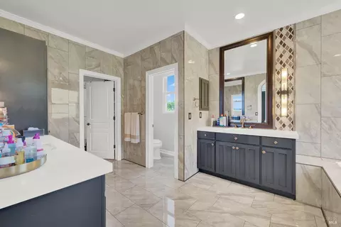 Bath - 5820 Cabernet Dr, Vallejo, CA 94591 photo 3 of 8