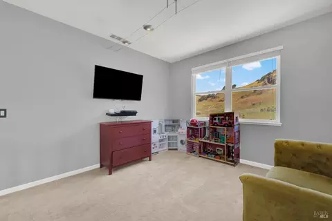 Bedroom - 5820 Cabernet Dr, Vallejo, CA 94591 photo 2 of 10