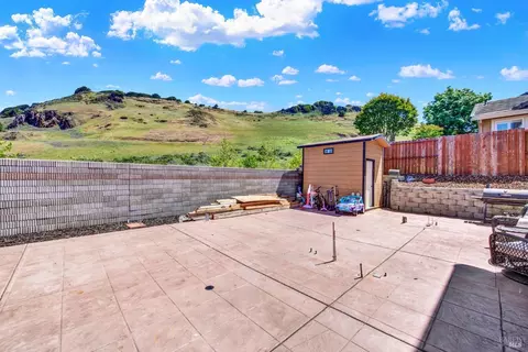 Exterior - 5820 Cabernet Dr, Vallejo, CA 94591 photo 15 of 21