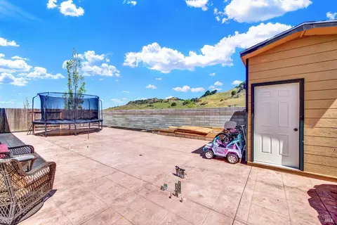 Exterior - 5820 Cabernet Dr, Vallejo, CA 94591 photo 19 of 21