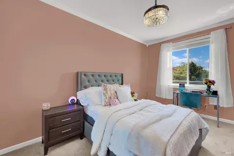 Bedroom - 5820 Cabernet Dr, Vallejo, CA 94591 photo 4 of 10