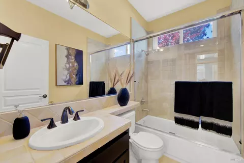 Bath - 5820 Cabernet Dr, Vallejo, CA 94591 photo 1 of 8