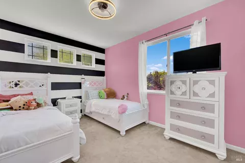 Bedroom - 5820 Cabernet Dr, Vallejo, CA 94591 photo 3 of 10