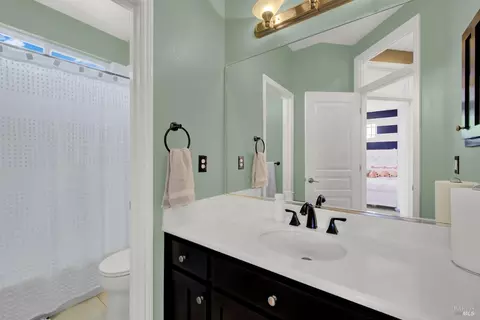 Bath - 5820 Cabernet Dr, Vallejo, CA 94591 photo 2 of 8