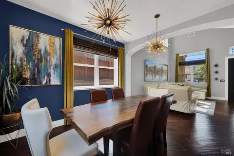 Dining - 5820 Cabernet Dr, Vallejo, CA 94591 photo 3 of 4