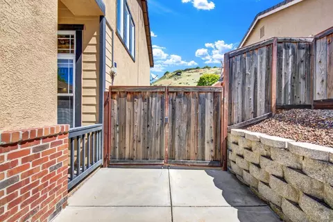 Exterior - 5820 Cabernet Dr, Vallejo, CA 94591 photo 11 of 21