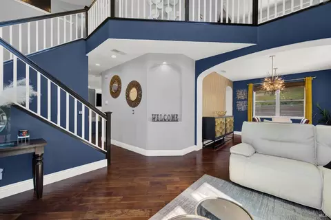 Entry Way - 5820 Cabernet Dr, Vallejo, CA 94591 photo 3 of 9