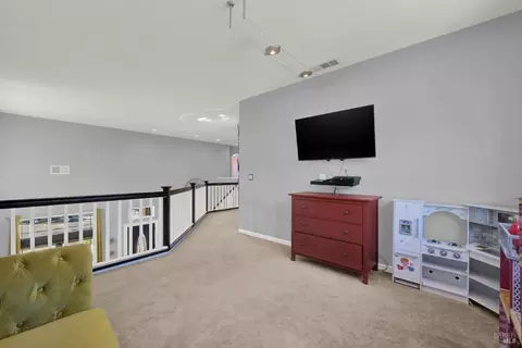 Entry Way - 5820 Cabernet Dr, Vallejo, CA 94591 photo 7 of 9