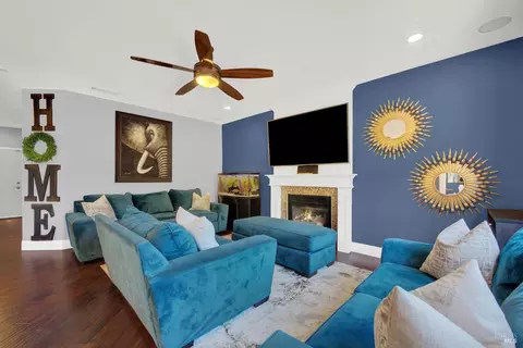 Living - 5820 Cabernet Dr, Vallejo, CA 94591 photo 3 of 4