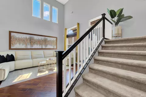 Entry Way - 5820 Cabernet Dr, Vallejo, CA 94591 photo 6 of 9