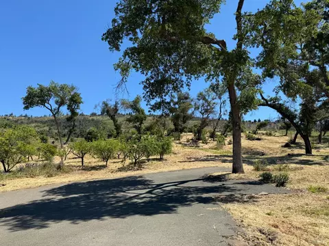 744 Sunnyside Rd, Saint Helena, CA 94574