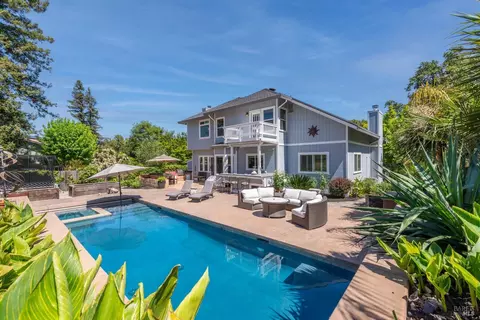 2956 Woodcrest Ct, Napa, CA 94558