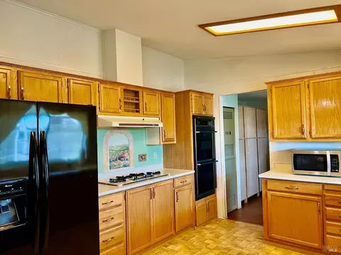 8330 Blue Spruce Way, Windsor, CA 95492 photo 17