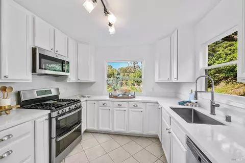 86 Granada Dr, Corte Madera, CA 94925 photo 10