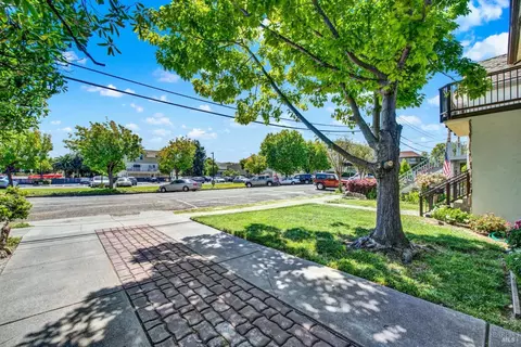 151 E F St, Benicia, CA 94510 photo 4