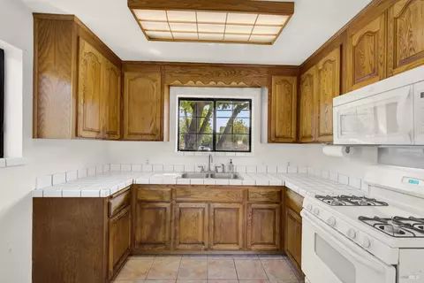 151 E F St, Benicia, CA 94510 photo 14