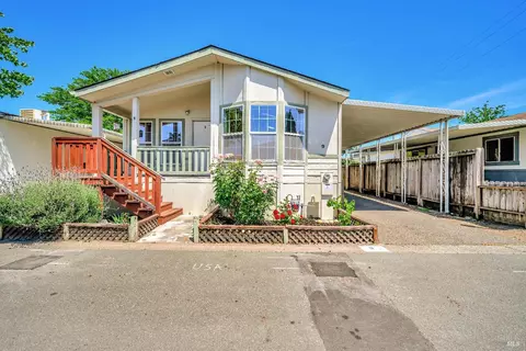 9 Leisure Park Cir, Santa Rosa, CA 95401