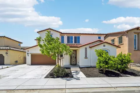 718 Iris Dr, Vacaville, CA 95687