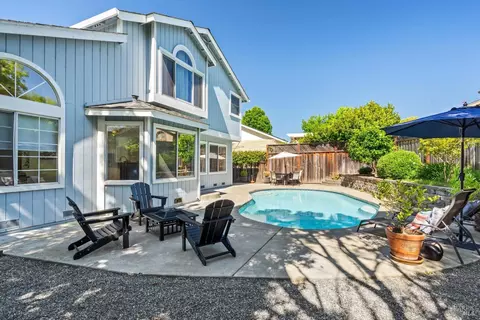 9481 Wellington Cir, Windsor, CA 95492 photo 2