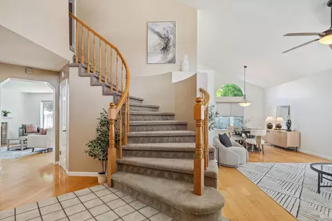 9481 Wellington Cir, Windsor, CA 95492 photo 13