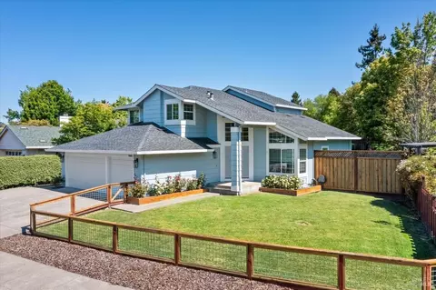 9481 Wellington Cir, Windsor, CA 95492