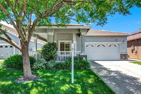 348 Boardwalk Ct, Vacaville, CA 95687