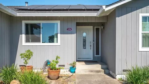 318 Brockhurst Dr, Santa Rosa, CA 95401