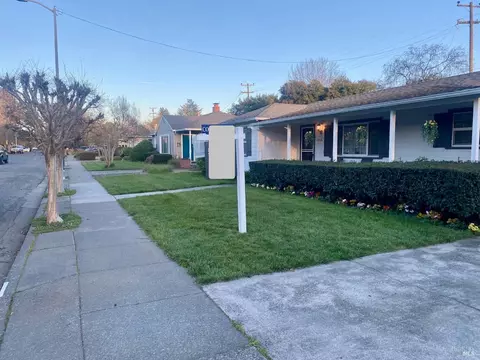 3036 Magowan Dr, Santa Rosa, CA 95405